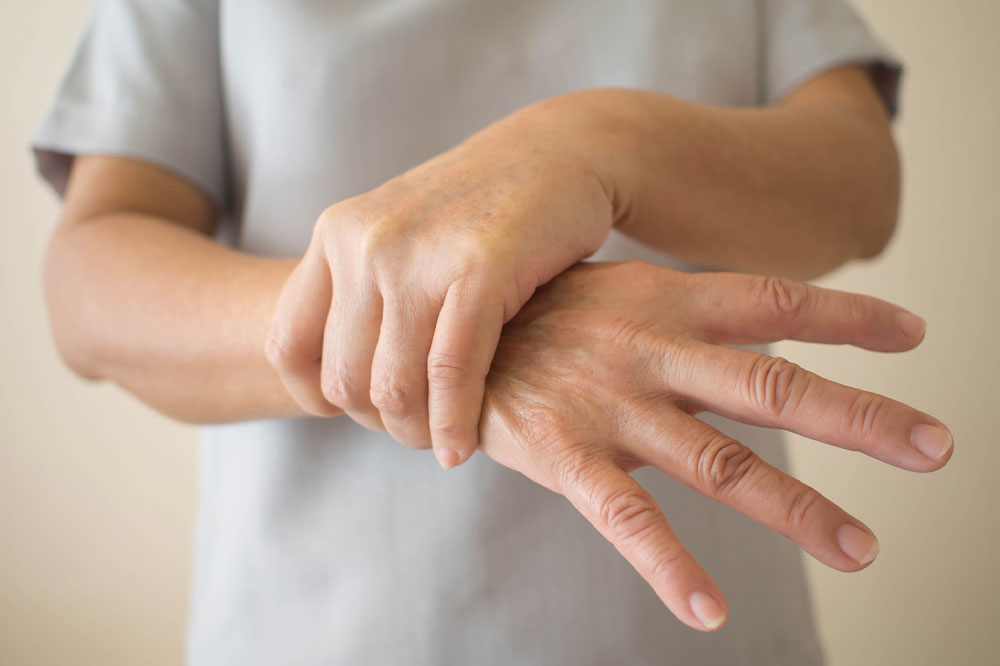 12 early warning signs indicating the onset of Parkinson’s disease